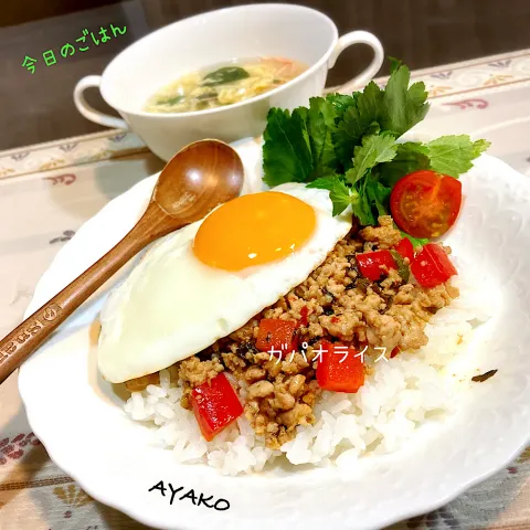 「タイクック　ガパオの素(本場タイの辛さ)」を使ってみたSnapdishの料理・レシピ写真:ガパオライス