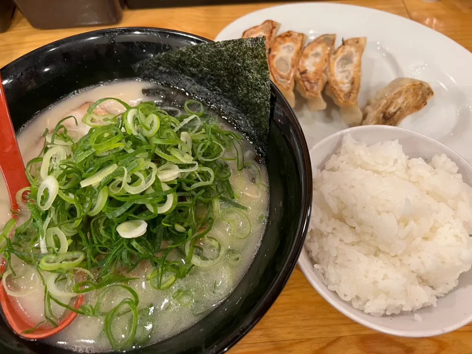 とんこつラーメン #本丸亭|takashiwagaさん