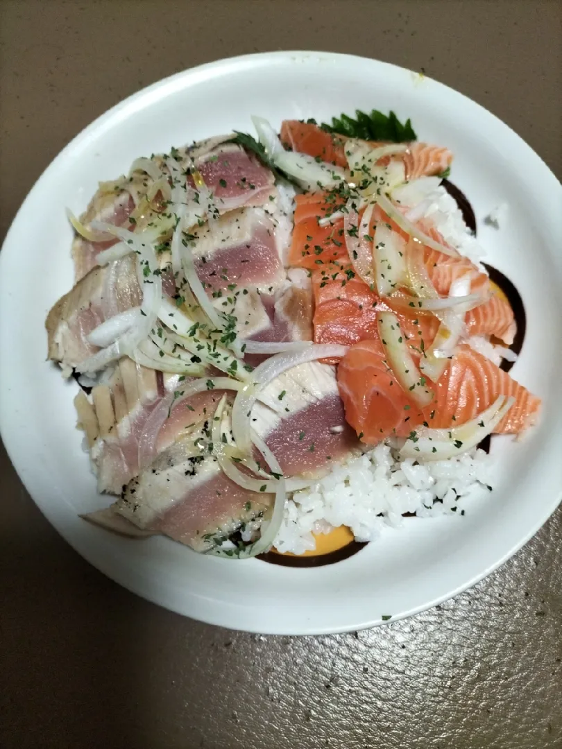 炙りマグロとサーモンのオリーブソース丼|まささん