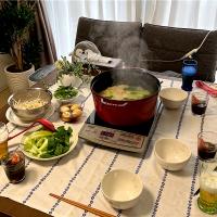 中華鍋(海老ワンタン)、煮卵、カニカマもずく酢、ビール