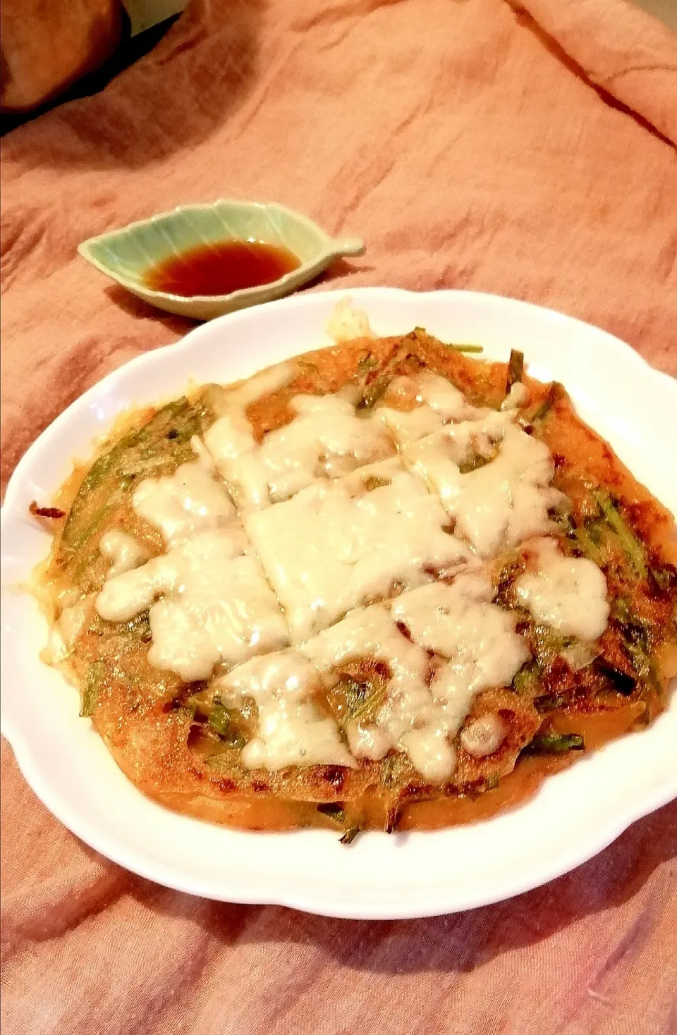 kikiれしぴさんの豆腐と片栗粉のモチモチ低糖質チヂミ♪キムチチーズ味 #楽天レシピ|楽天レシピさん