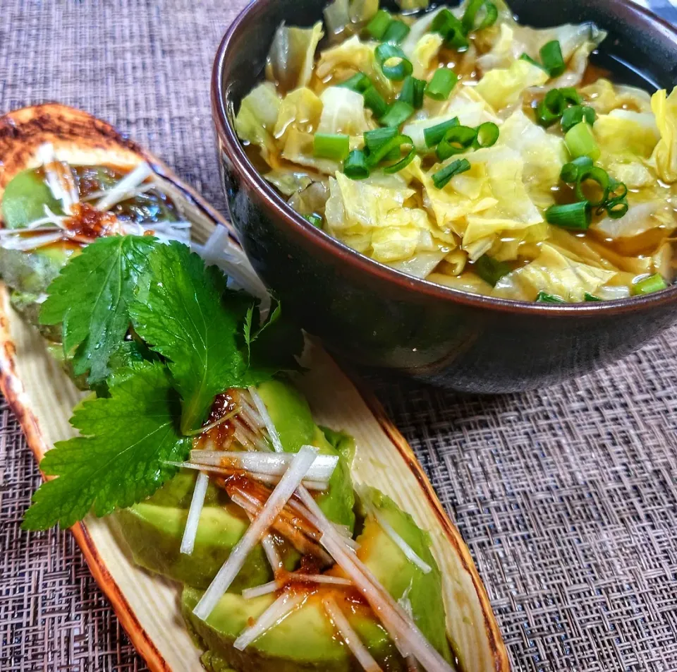 春キャベツ醤油湯麺🍜
よだれアボカド|マギーさん