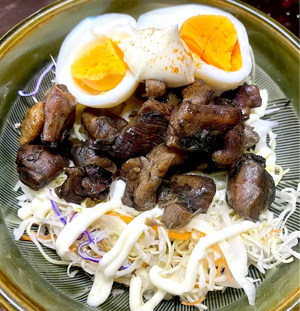 鶏炭火焼き丼|すくらんぶるえっぐさん