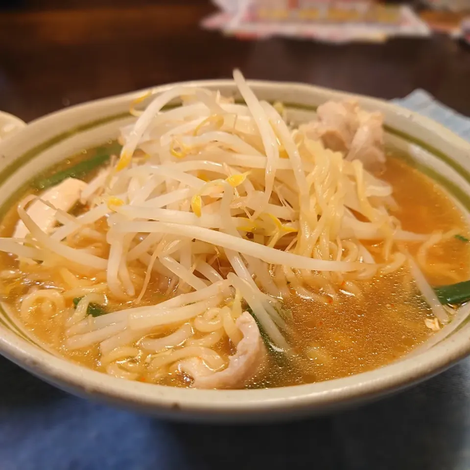 Snapdishの料理写真:鶏味噌ラーメン(*^^*)|しーPaPaさん