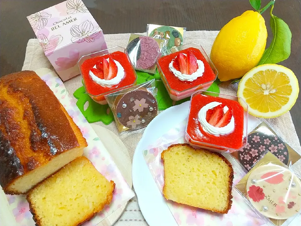 🍓いちごムースと🍋レモンケーキ|tomoさん