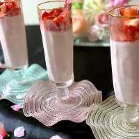 ❁︎na--na❁︎Nさんの料理 ティラミス風*°♡苺のムース🍓