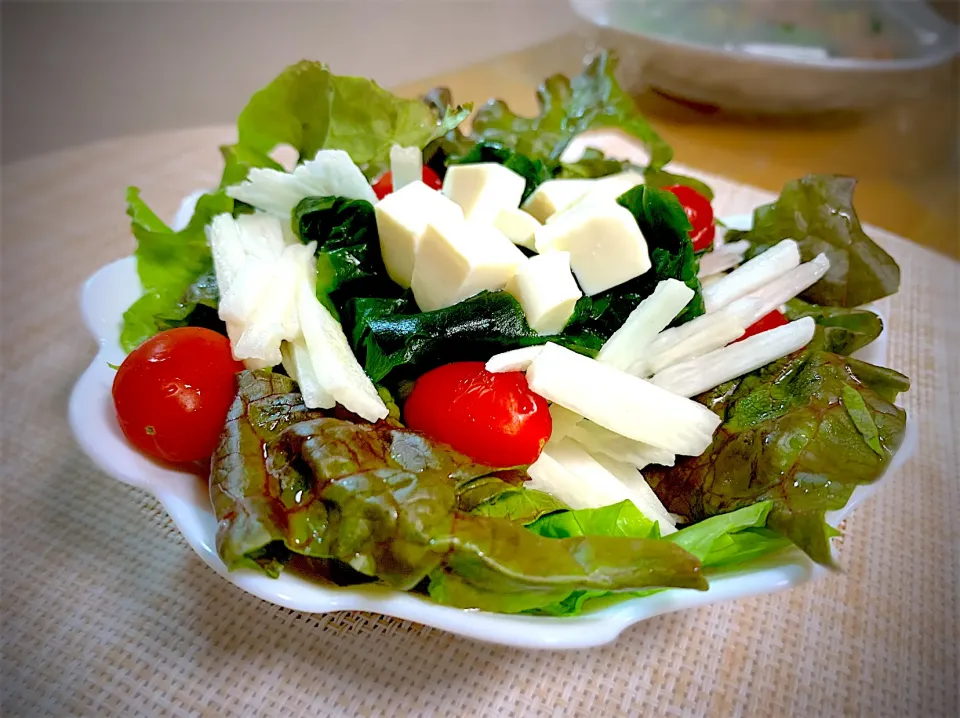 長芋、新物わかめ、豆腐のサラダ🥗|やまひろさん