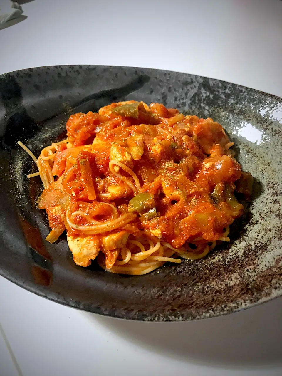 山うどと鶏肉のトマトソースパスタ|yukarinさん