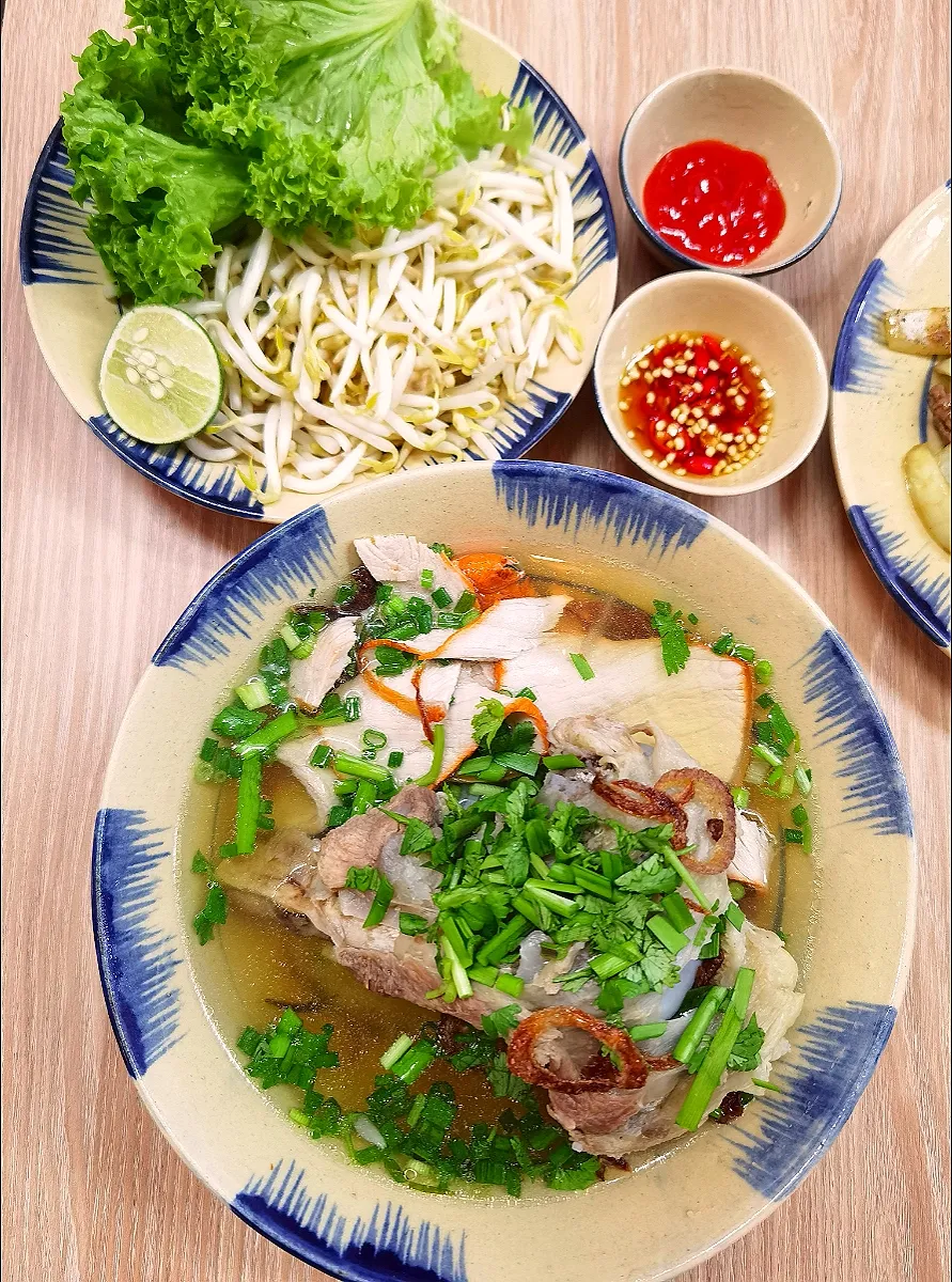 Snapdishの料理写真:Giant porl bone noodle soup|Saigon Stationさん