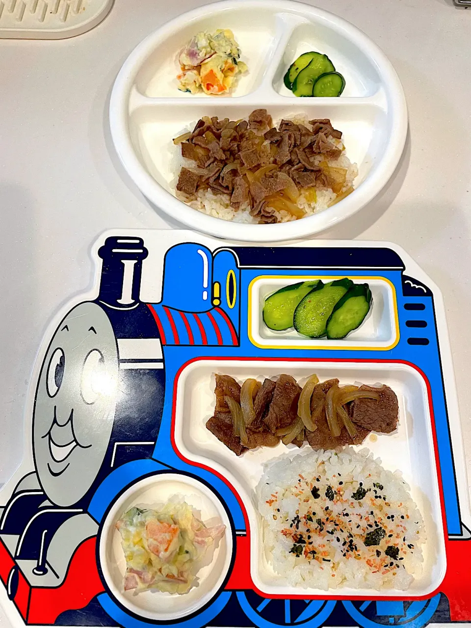 〜息子達の晩ご飯　牛丼&牛定食　幼児食〜2022.4.7|yuuさん