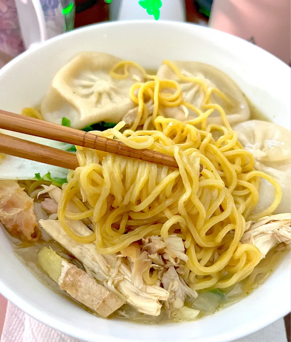 Homemade super fresh wonton noodles soup|🌺IAnneさん