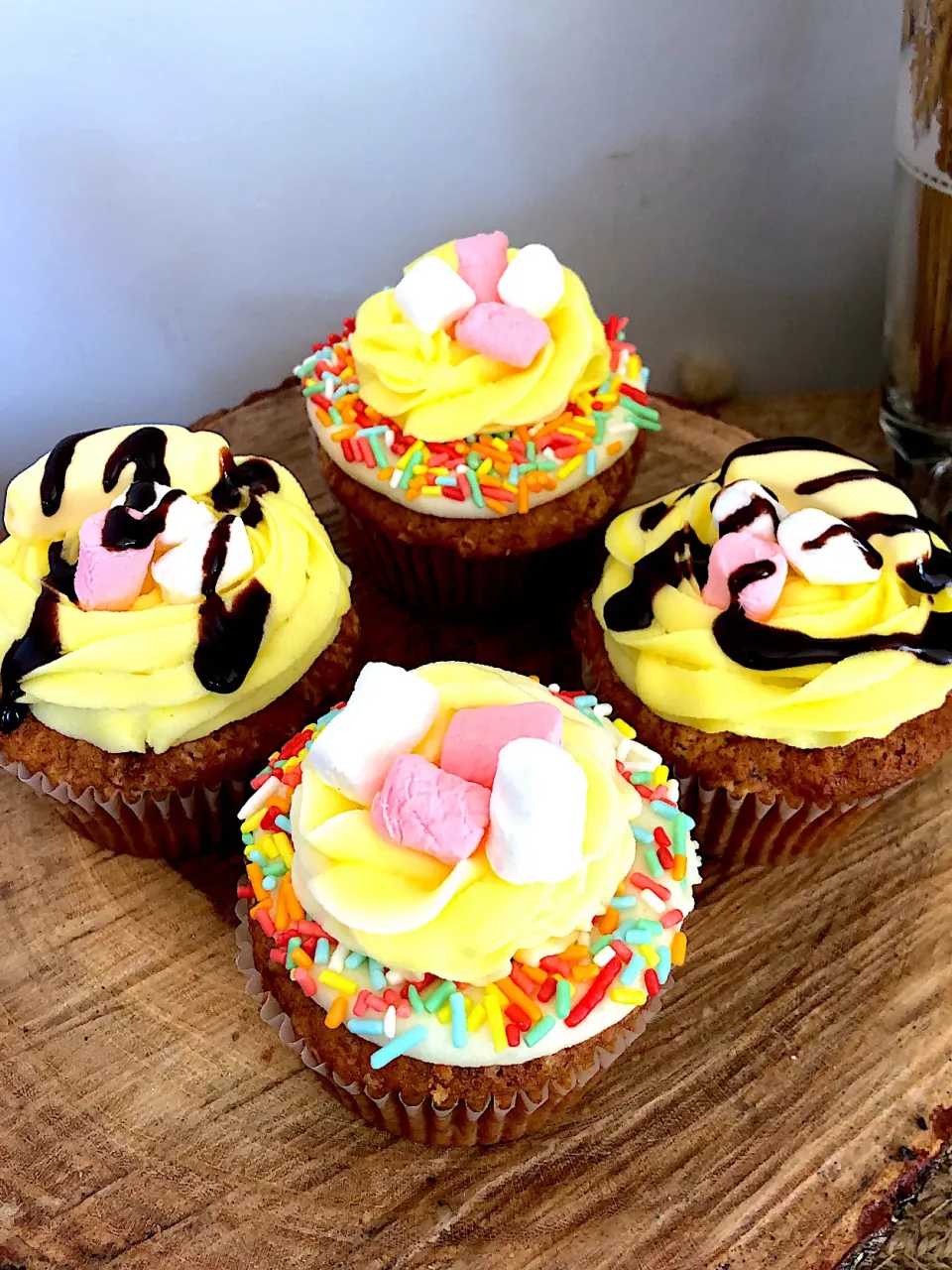 Banana split cupcakes|K8TCRE8TZさん