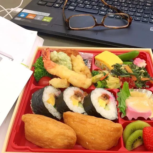 花見弁当(家人作)のおすそ分け・・|ばくあんしゃさん