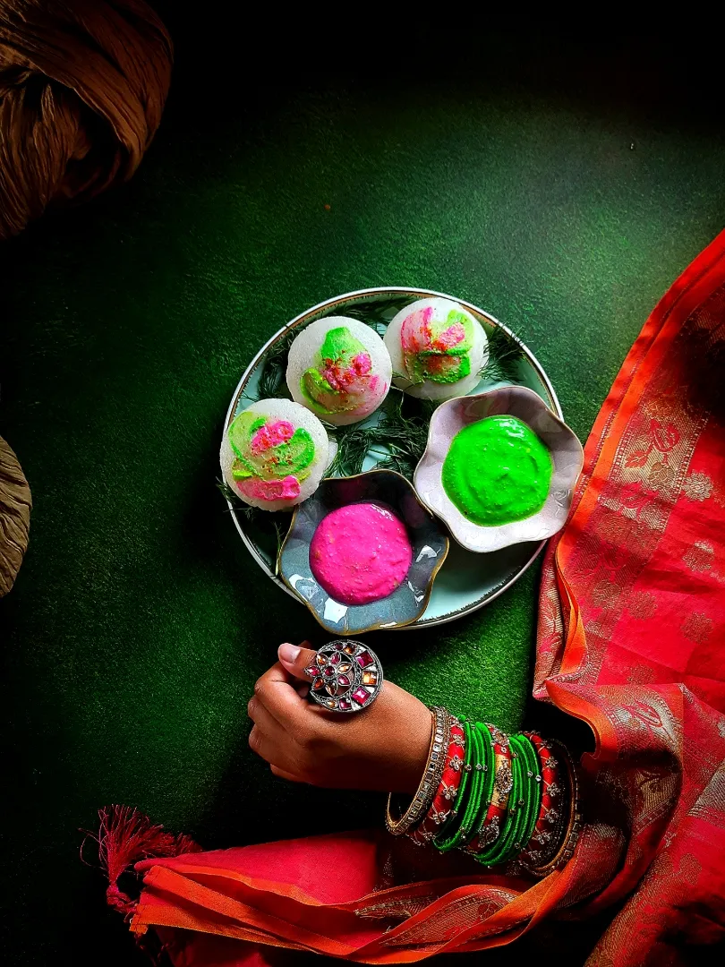 Snapdishの料理写真:Idli...Steamed rice cakes...popular breakfast option in Southern India...
Served these with...
Beetroot-Coconut Chutney
Mint-Coriander-Coconut Chutney..|Riniさん