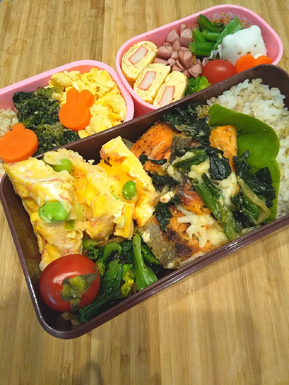 さけとほうれん草のチーズ炒め弁当🌸|うさぎさん