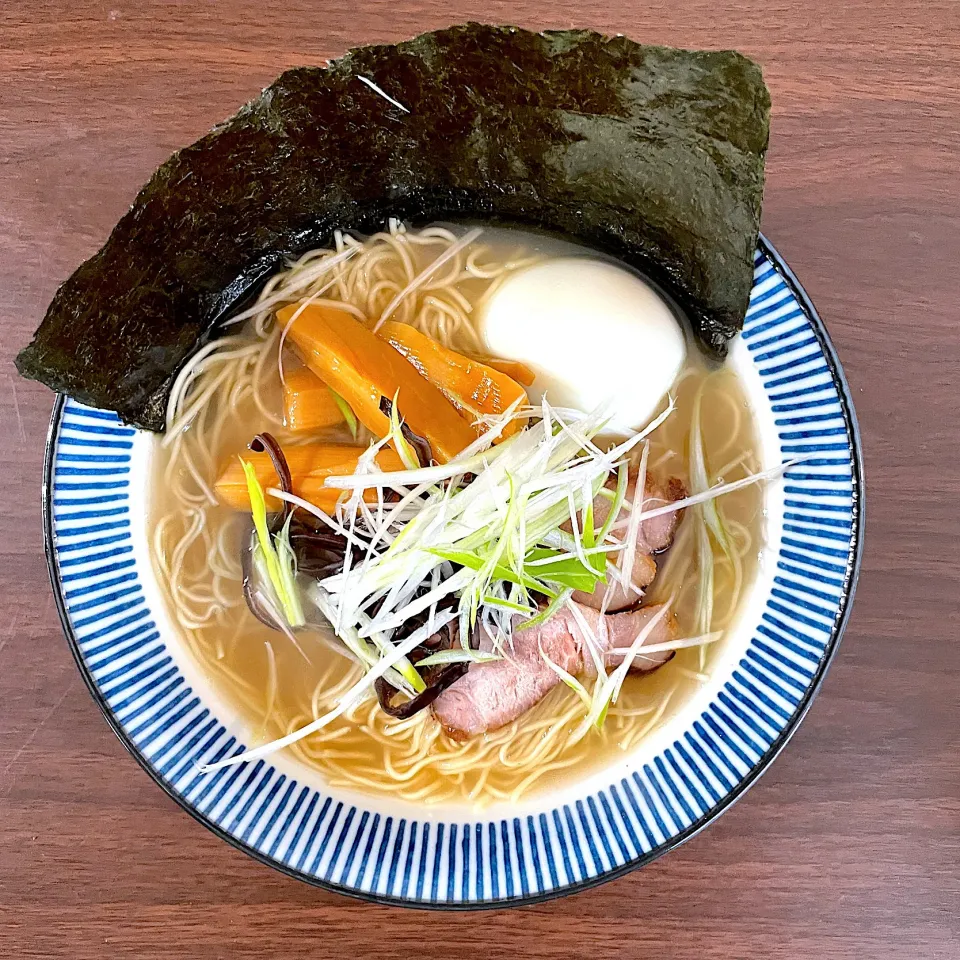 Snapdishの料理写真:鶏白湯ラーメン|dashi menjiroさん