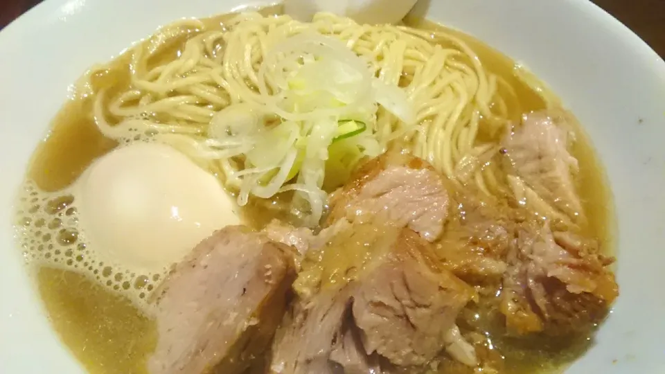 【秋田県角舘本店は1988年創業】
自家製麺 伊藤 赤羽店
肉そば小（800円）
＋半熟煮たまご（100円）
＠赤羽1分
22078|大脇さん