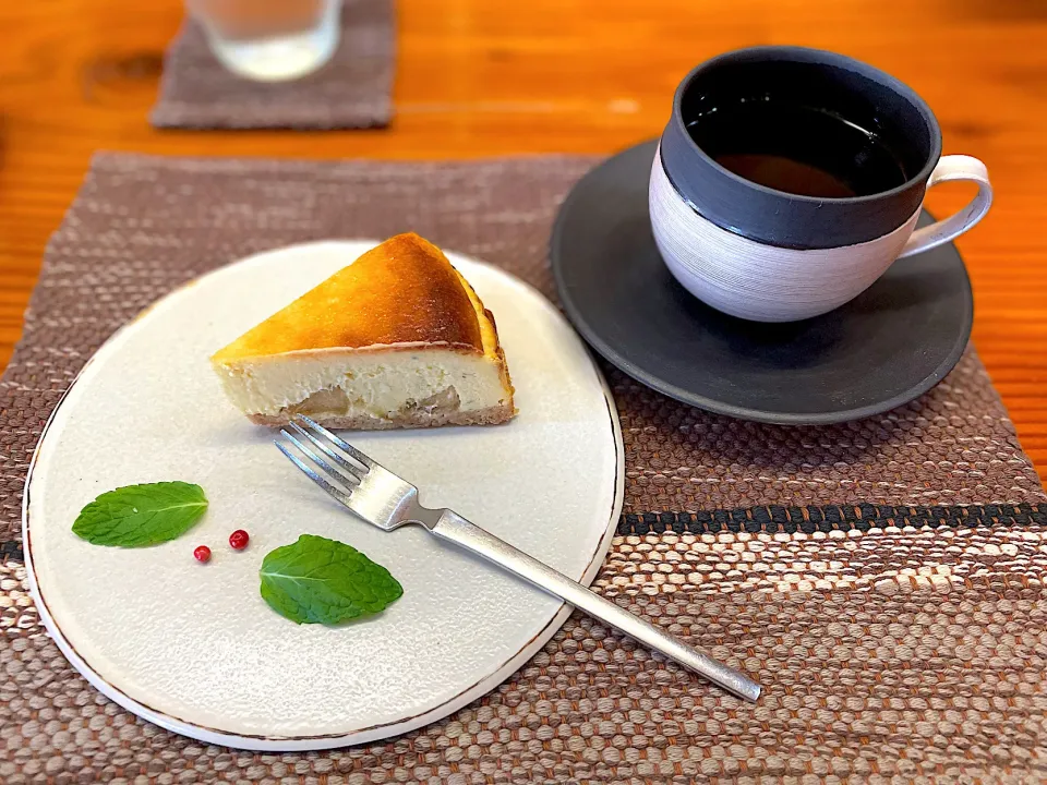 パナマアウロマールゲイシャ☕️にブルーチーズのケーキ‼︎|Seikoさん