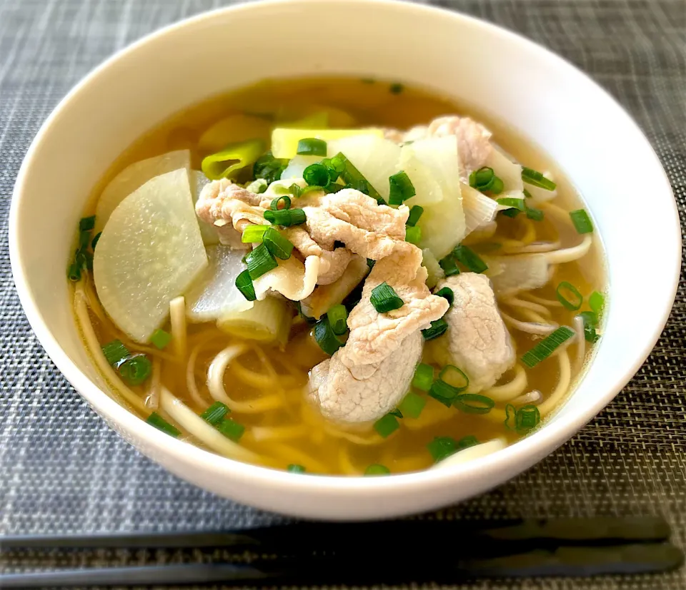 季節の春大根で肉汁うどん🌸|ちぼさん