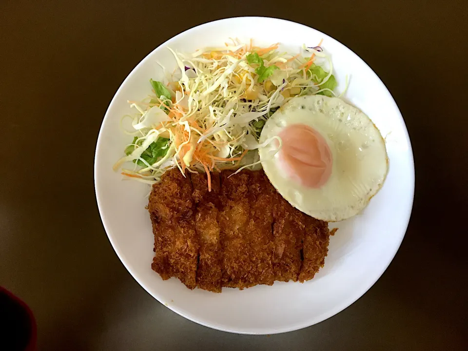 とんかつ(目玉焼き付)|ばーさんさん