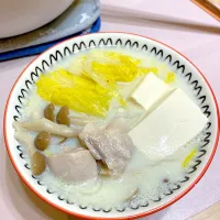 Snapdishの料理写真:豆乳雞湯|沛沛 • Pearl • パールさん