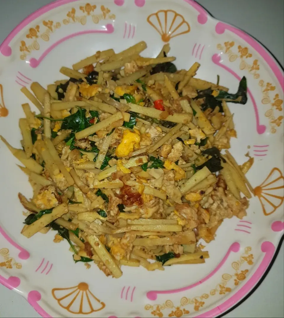 stir fry bamboo shoots lemon basil leaves with egg|patcookingfeverパットさん