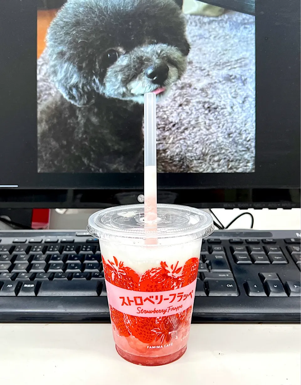 ストロベリーフラッペ🍓🥤|yokoさん