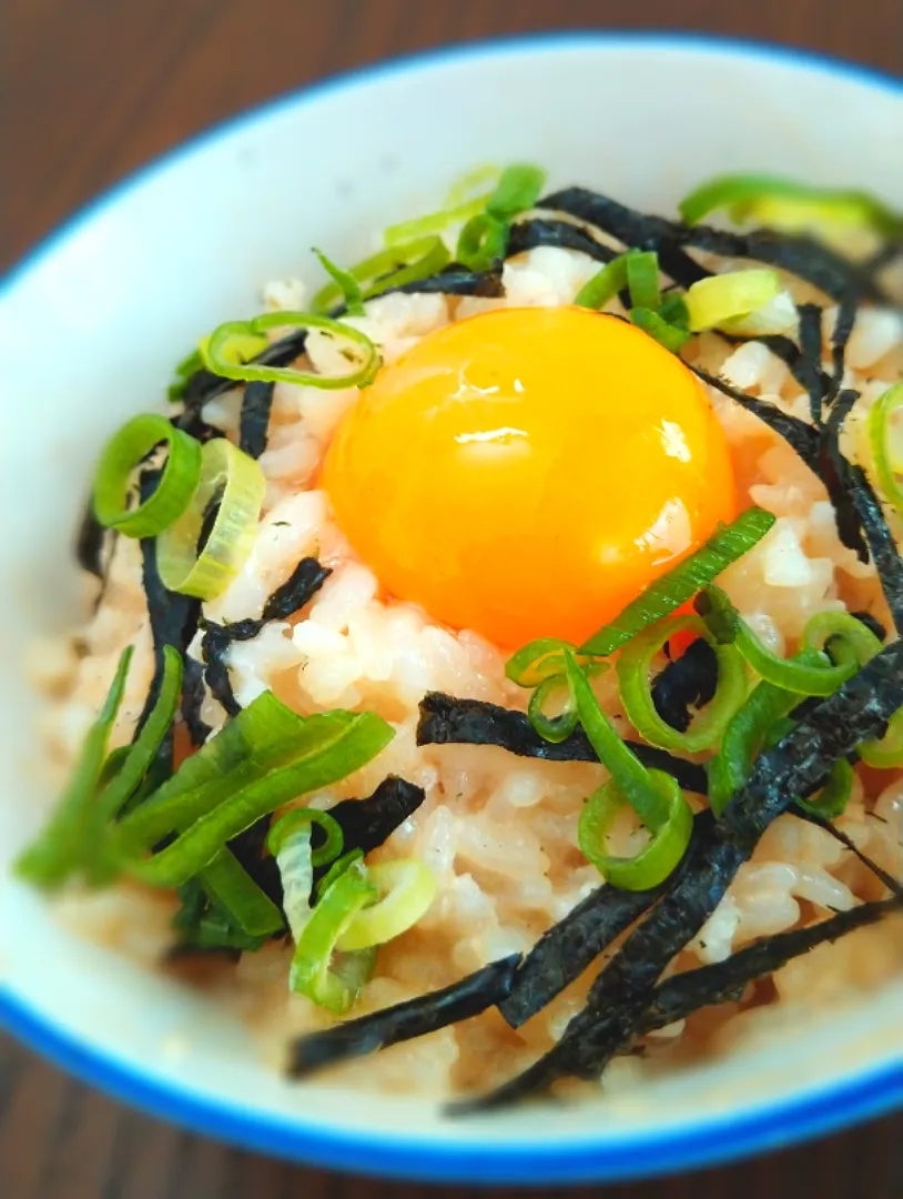 麺つゆで卵がけごはん🥚|じょうさん