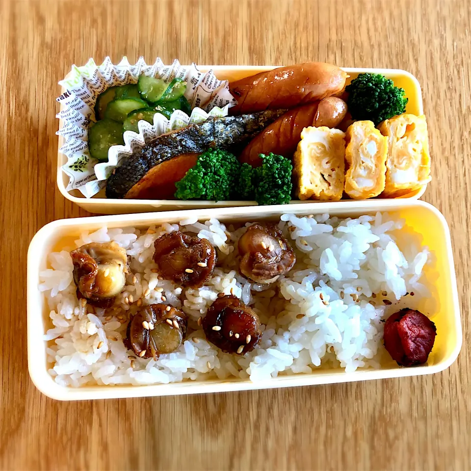 サラ弁　　　　　　　　　　　　　　　　　　ミニ帆立生姜煮　焼き鮭　卵焼き　胡瓜の酢物　ウインナー|じゅんさんさん