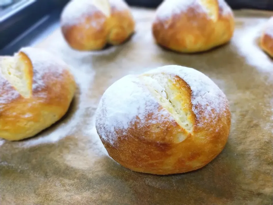 初めてのパン作り🍞
米粉入りパン！|COCOMO🌼*･さん