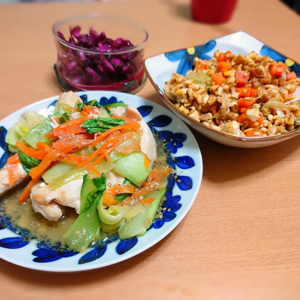 【夜ごはん】
納豆豆腐チャーハン
ささみとチンゲン菜と人参のうまだれ蒸し
しば漬け|Rie*さん