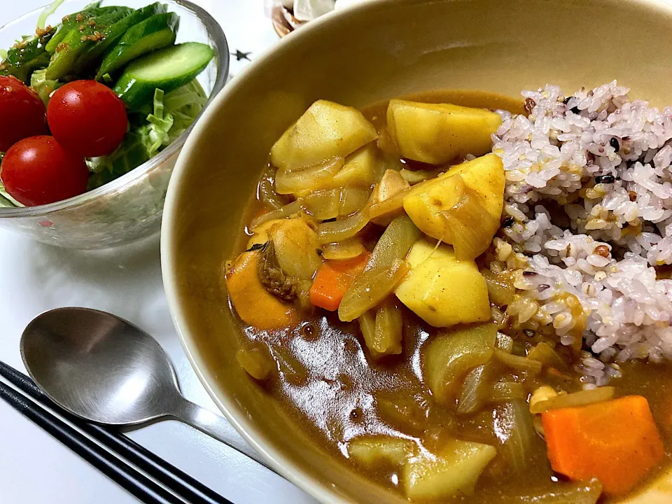 ホタテとえびたっぷりシーフードカレー🍛|こえりさん