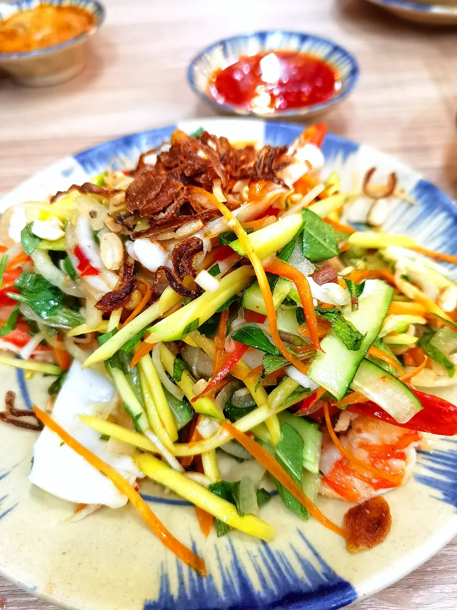 Snapdishの料理写真:Seafood salad|Saigon Stationさん