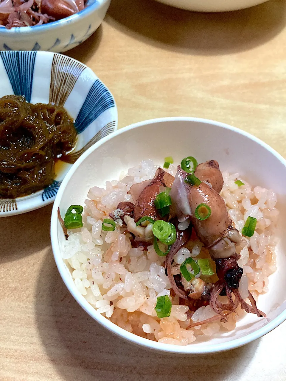 Snapdishの料理写真:ホタルイカの炊き込みご飯🦑|matumotommさん