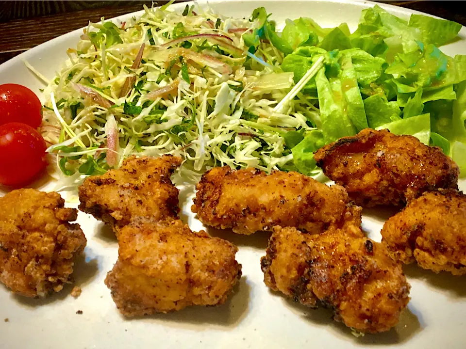 鶏むね肉の塩こうじ唐揚げ                             (茗荷•大葉入ｻﾗﾀﾞをﾜｻﾋﾞﾄﾞﾚｯｼﾝｸﾞで)|mottomoさん