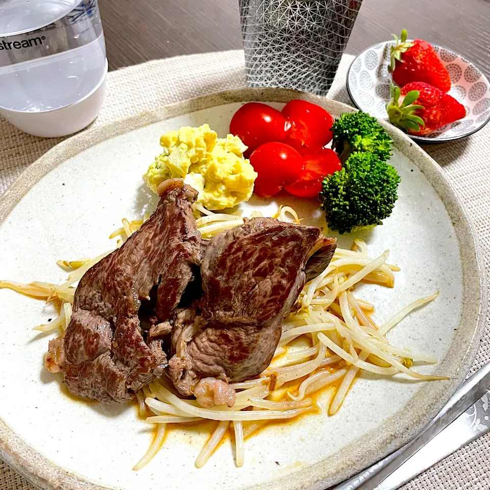 4/13晩ご飯：鹿ももステーキ|ななみんさん