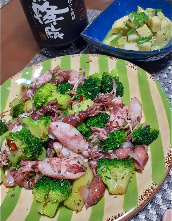 ホタルイカとブロッコリー🥦の
ペペロンチーノ🌶️

筍の木の芽和え🌱|びせんさん