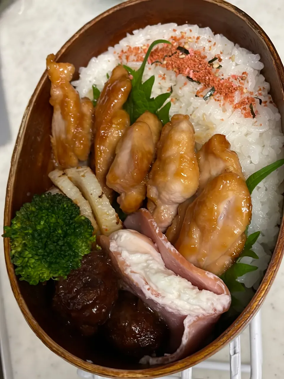 Snapdishの料理写真:チキン照焼き、長芋カレーソテー、ハム卵、肉団子|ちあぽんさん