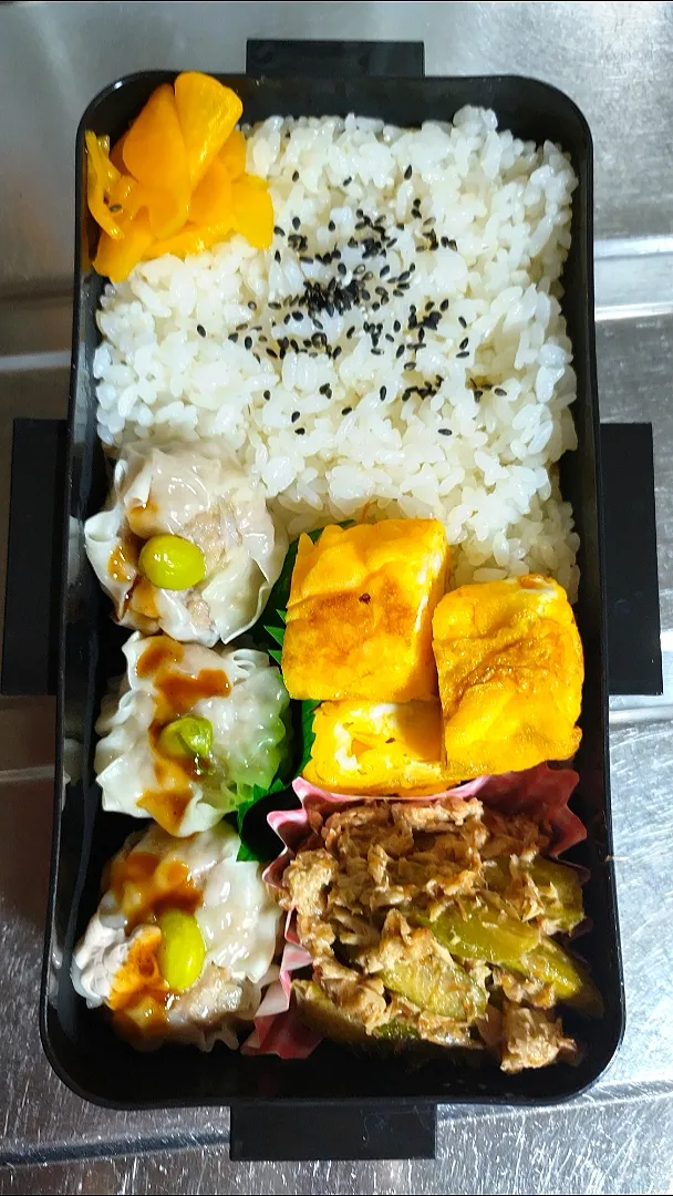 Snapdishの料理写真:旦那弁当　2022/4/14

シュウマイ
玉子焼き
アスパラツナマヨ炒め|ユキヨメ♪さん