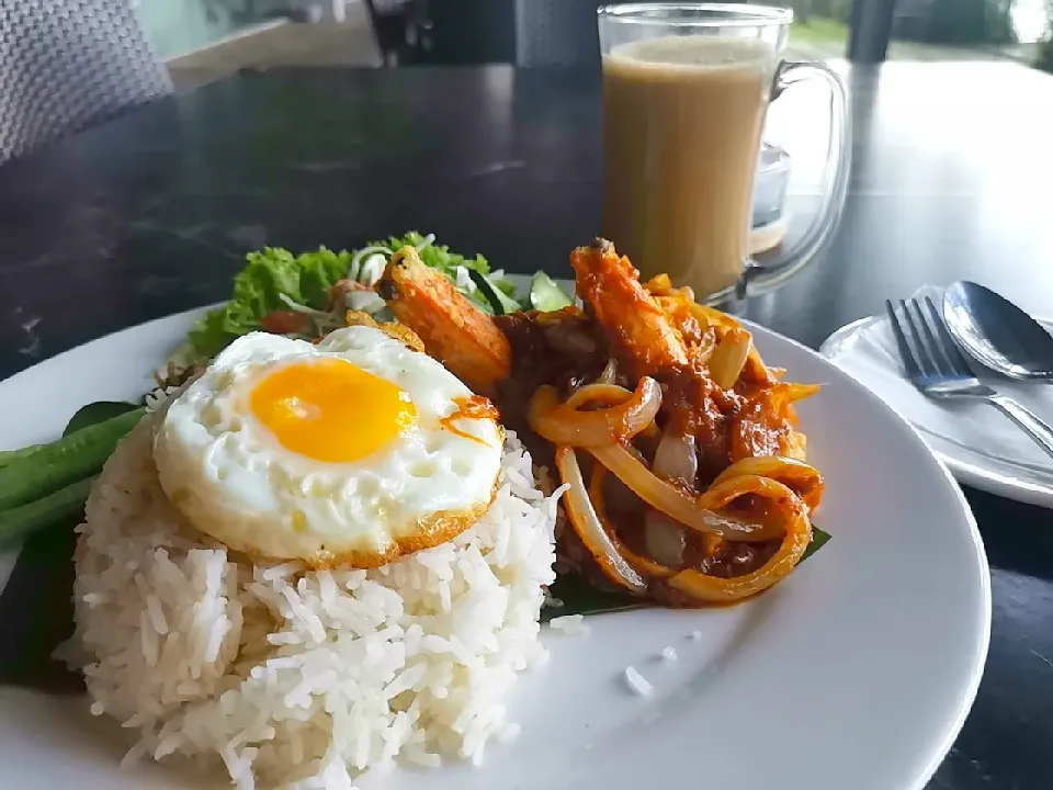 Morning breakfast in Senibong Golf Club ⛳ |Lesa Longさん