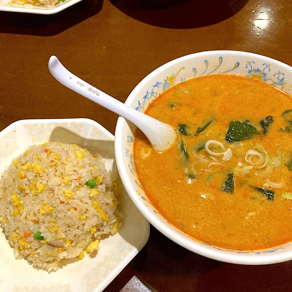 担々麺と半チャーハン|みんみんさん