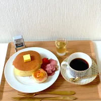 Snapdishの料理写真:厚焼きパンケーキ|ミイナさん