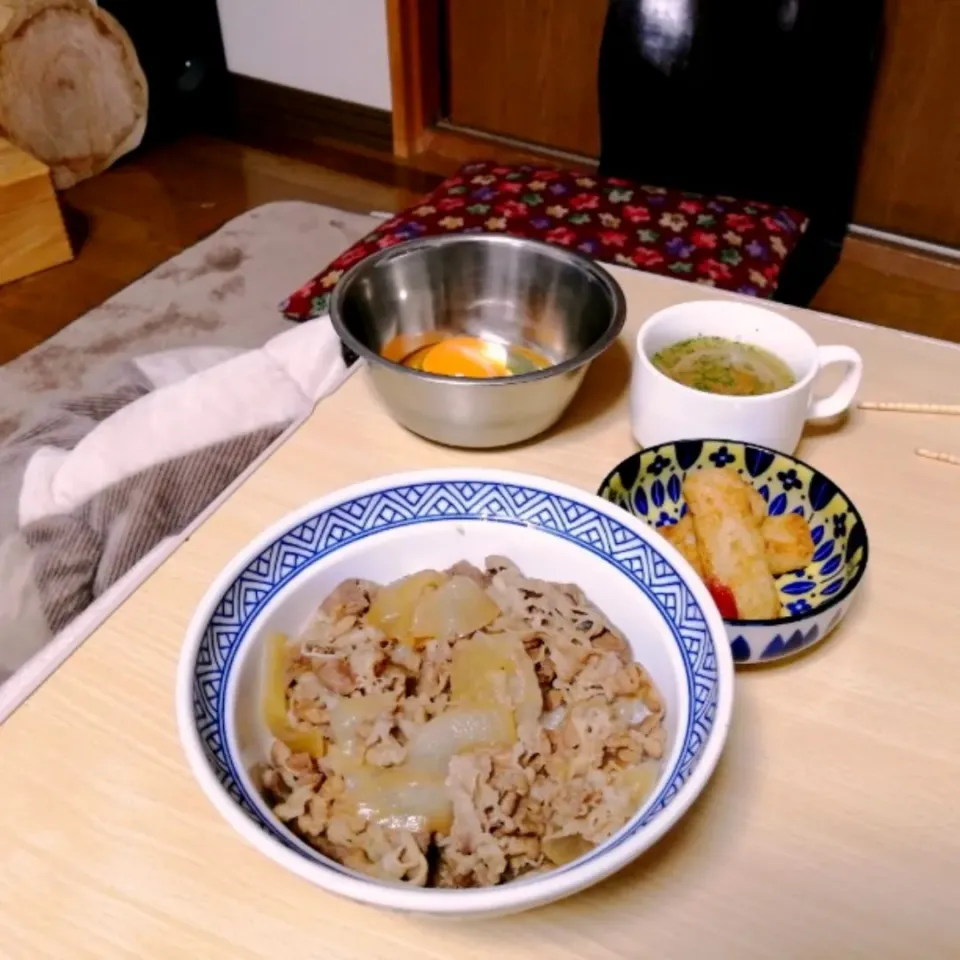 吉野家の冷凍牛丼
ハッシュポテト
オニオンスープ。|ariyo4200さん