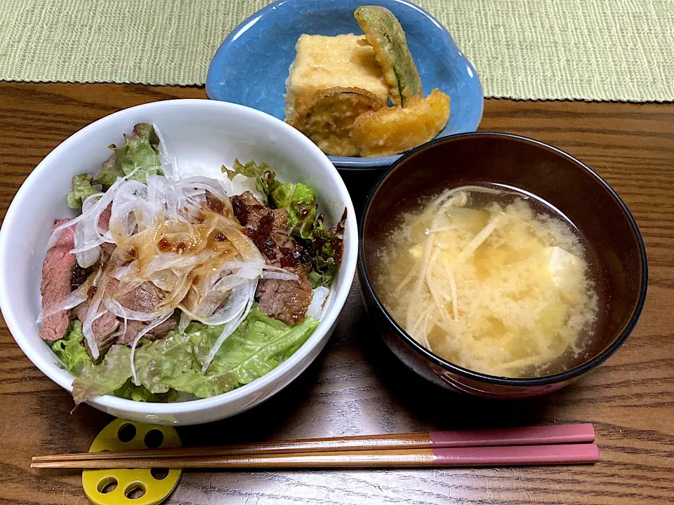 ステーキ丼|Terumi  Yokosawaさん