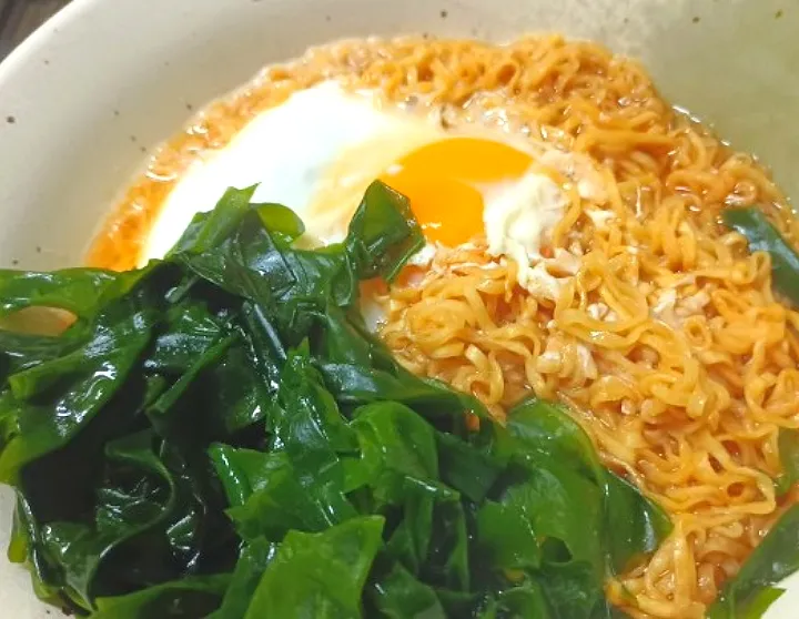 ワカメ一杯チキンラーメン|お父ちゃんファミリーさん