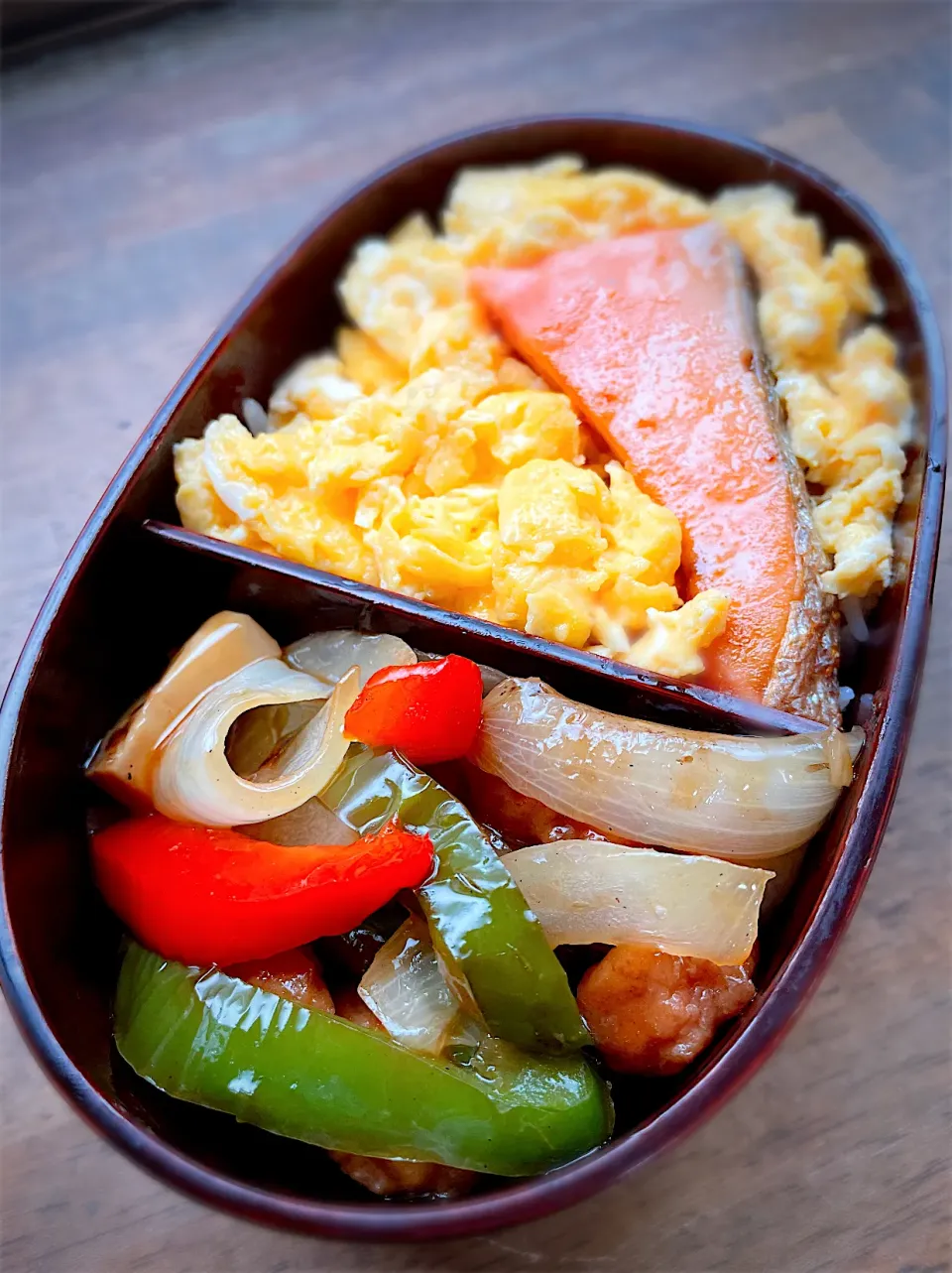 今日のお弁当・酢豚風野菜炒めと塩シャケ|akiさん