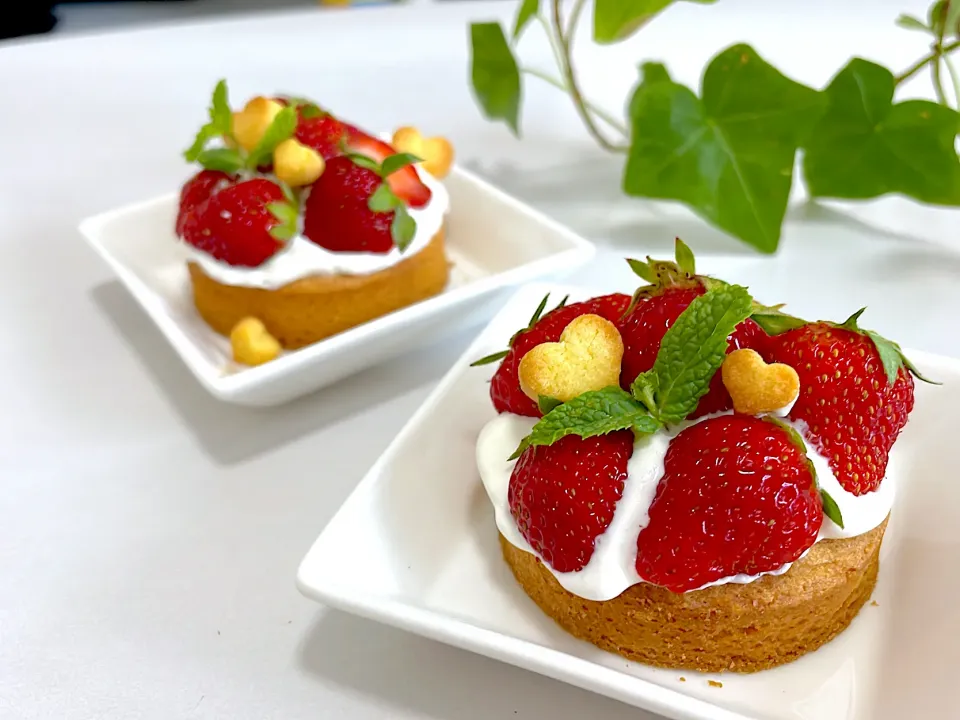 Snapdishの料理写真:いちごタルト🍓|lalapoさん