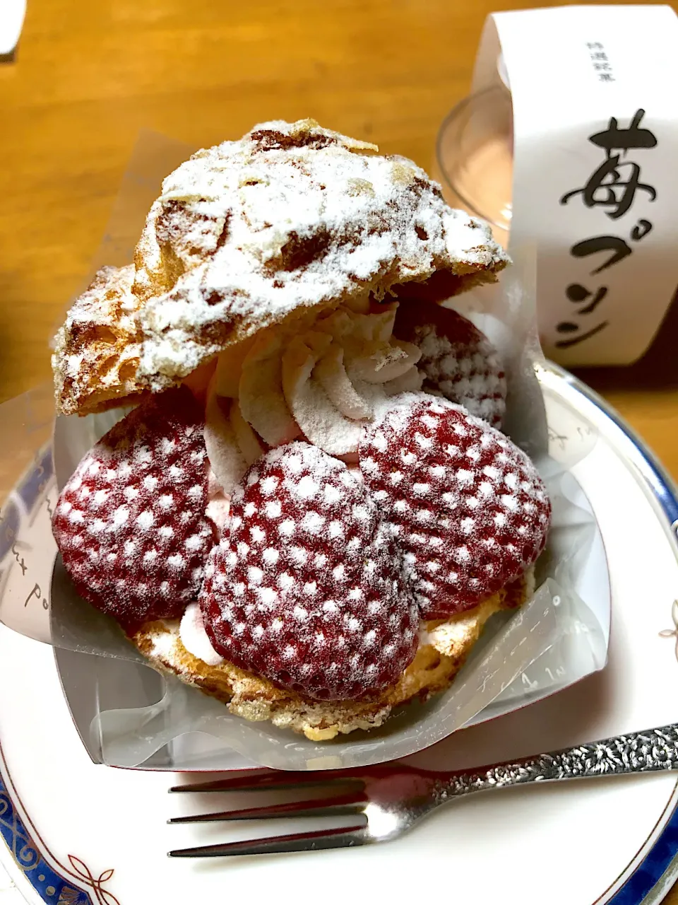 苺の里ストロベリーガーデンさんの いちごシュー🍓|kiroさん