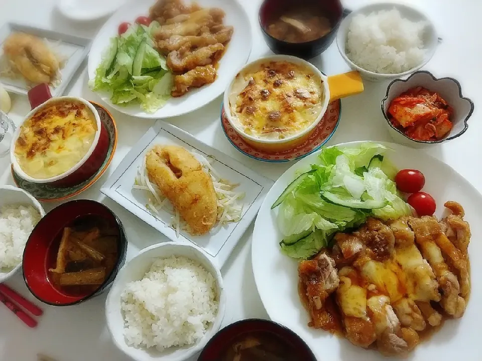 夕食(*^^*)
照り焼きチーズチキン&サラダ🥗
カラスカレイともやしのバター醤油焼
キャベツとベーコンとハッシュドポテトのクリームチーズ煮
キムチ
お味噌汁(ナス、油揚げ)|プリン☆さん