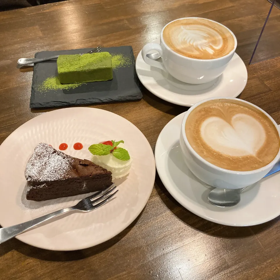 ガトーショコラと抹茶のテリーヌとコーヒー|ちゃみこさん